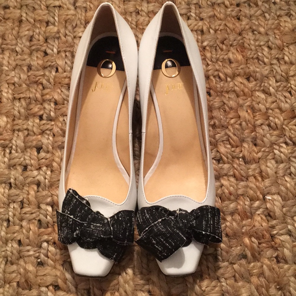 O Jour square toe pump with bow detail